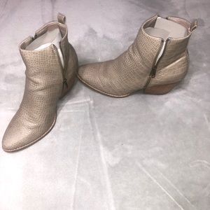 Coconuts by Matisse Booties